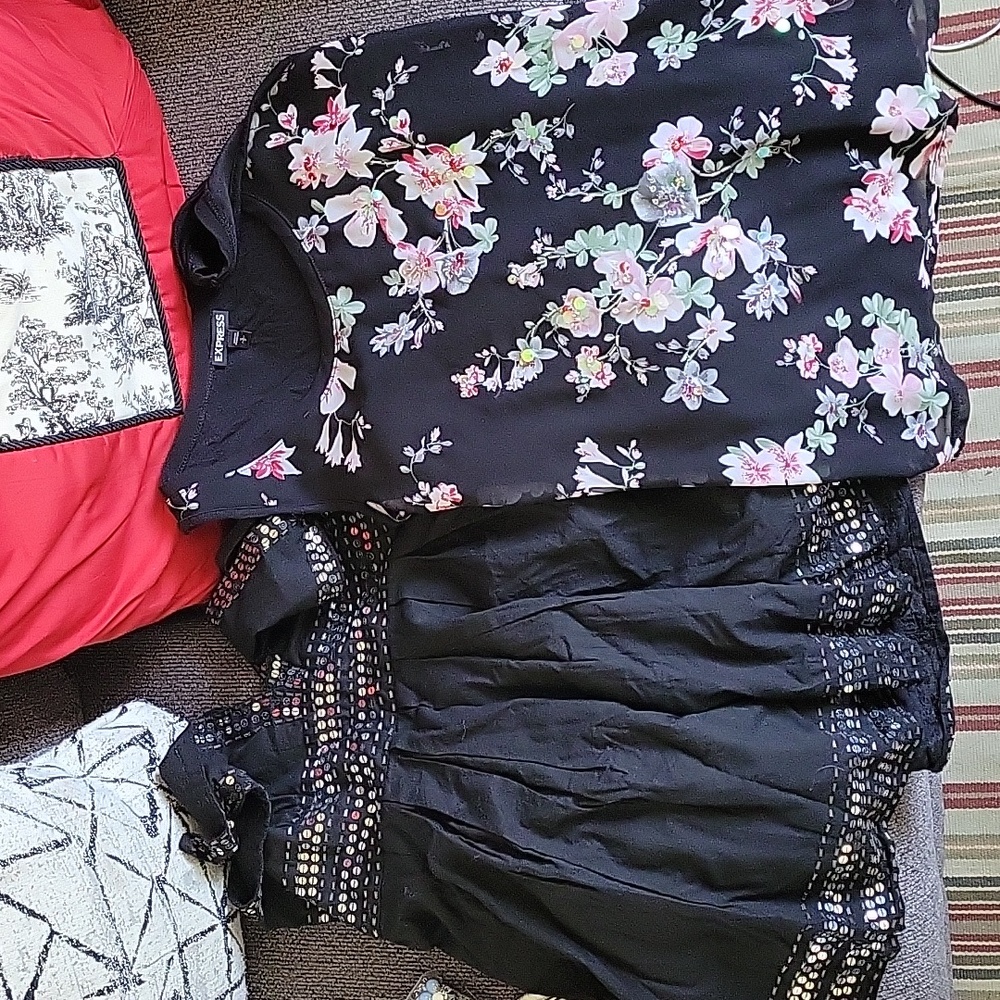 2 tank tops excess and body central